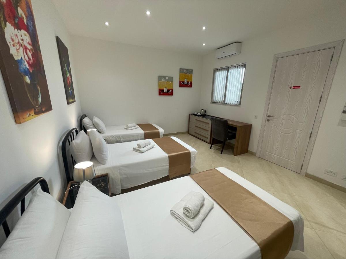 Alina Boutique Living Bed & Breakfast Victoria Bagian luar foto