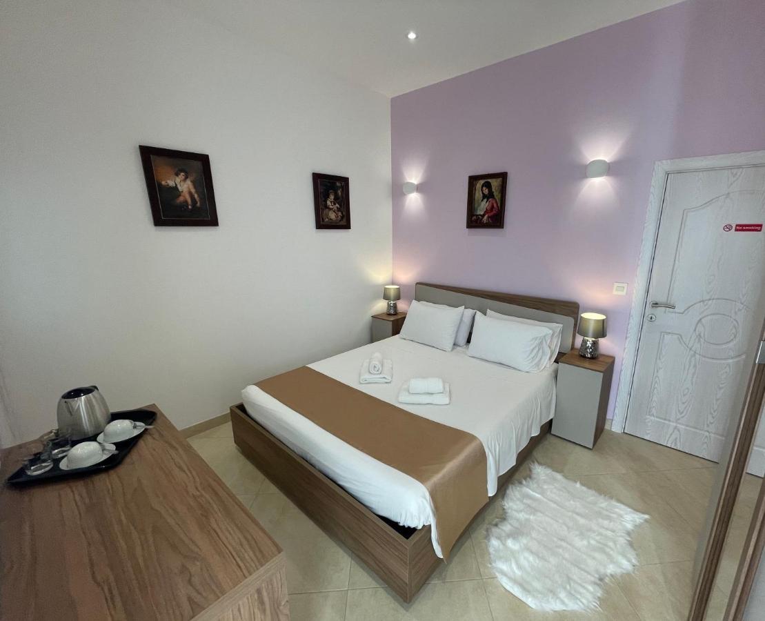 Alina Boutique Living Bed & Breakfast Victoria Bagian luar foto