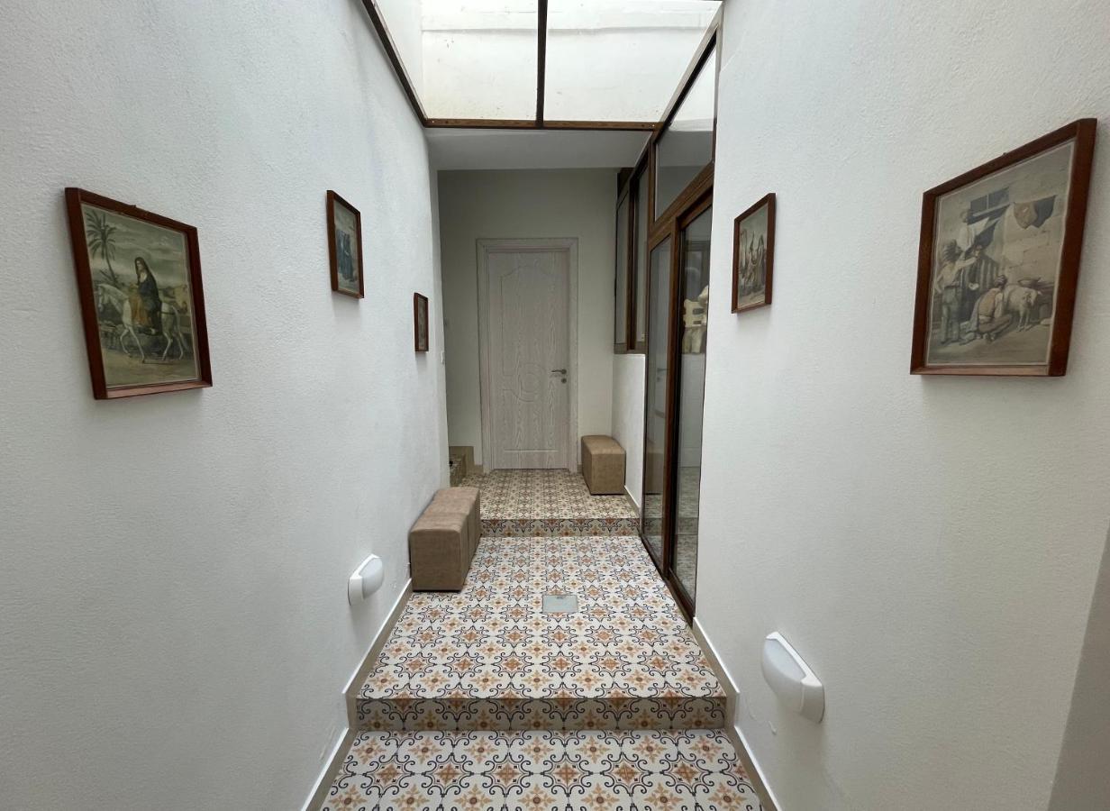 Alina Boutique Living Bed & Breakfast Victoria Bagian luar foto
