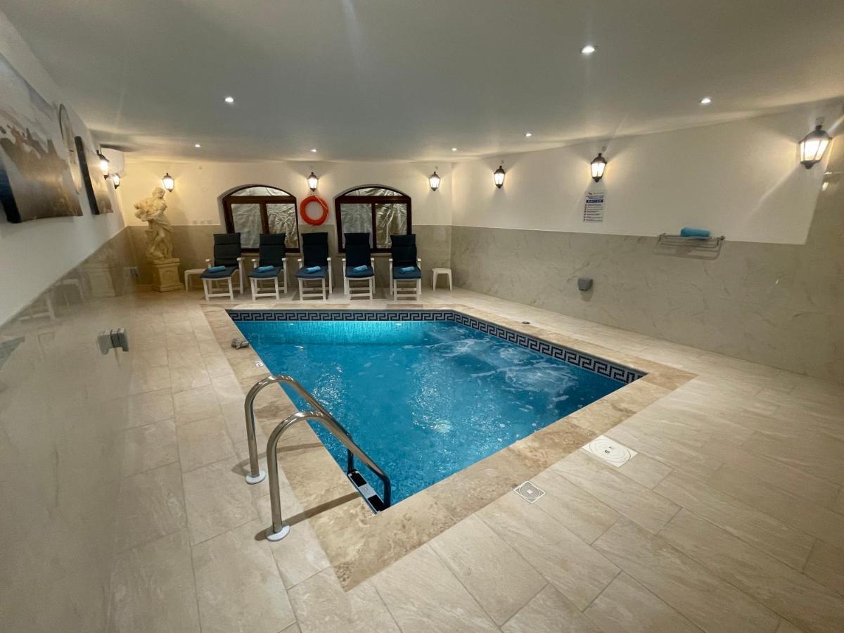 Alina Boutique Living Bed & Breakfast Victoria Bagian luar foto