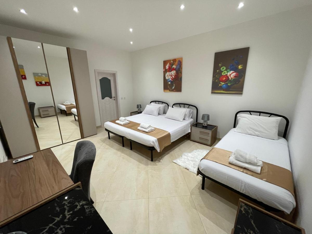 Alina Boutique Living Bed & Breakfast Victoria Bagian luar foto