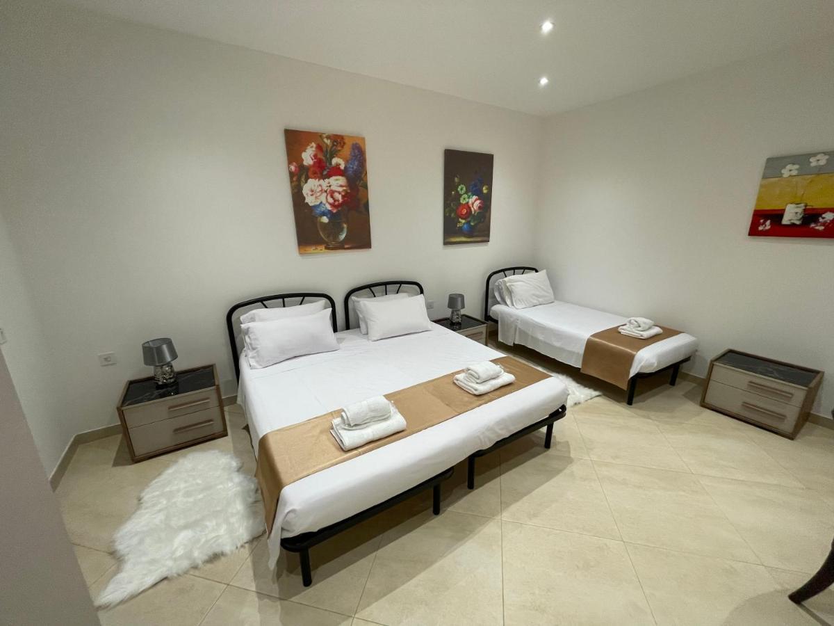 Alina Boutique Living Bed & Breakfast Victoria Bagian luar foto